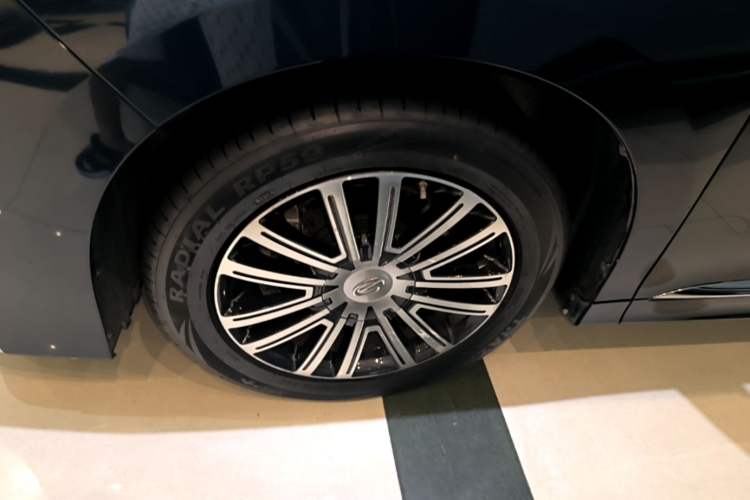 Used GAC Trumpchi M8 2021 Lingxiu Series 390T Ultimate Edition Left Front Wheel Hub