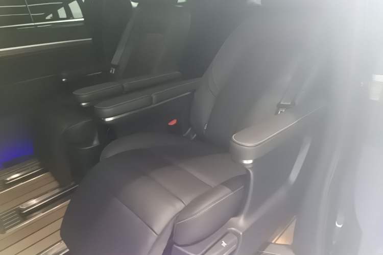 Used GAC Trumpchi M8 2021 Lingxiu Series 390T Ultimate Edition Left Rear Seat