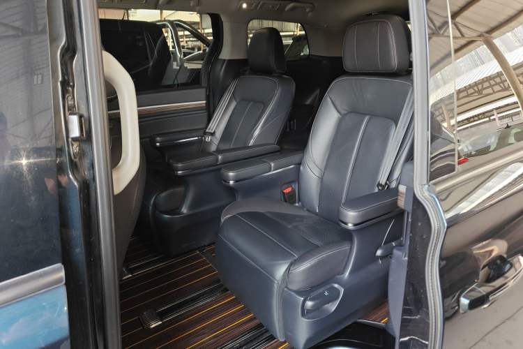 Used GAC Trumpchi M8 2021 Lingxiu Series 390T Deluxe Edition Left Rear Seat