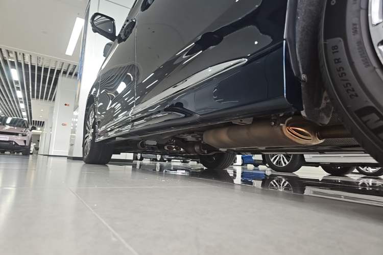 Used GAC Trumpchi M8 2021 Lingxiu Series 390T Ultimate Edition Left Side Sill