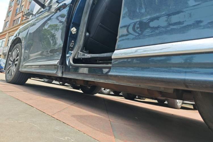 Used GAC Trumpchi M8 2021 Lingxiu Series 390T Deluxe Edition Left Side Sill