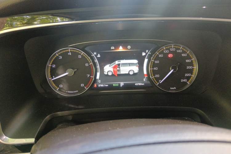Used GAC Trumpchi M8 2021 Lingxiu Series 390T Luxury Edition Odometer Close Up