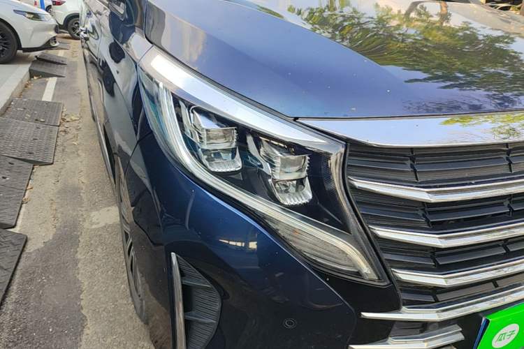 Used GAC Trumpchi M8 2021 Lingxiu Series 390T Deluxe Edition Right Front Headlight