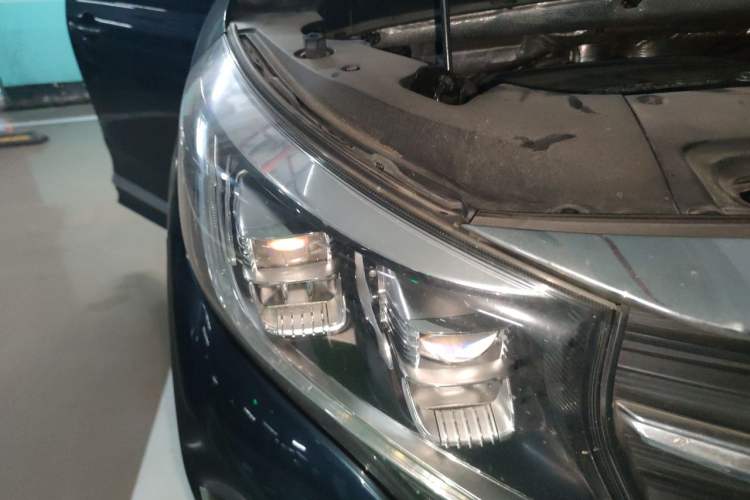 Used GAC Trumpchi M8 2021 Master Series 390T Prestige Edition Right Front Headlight