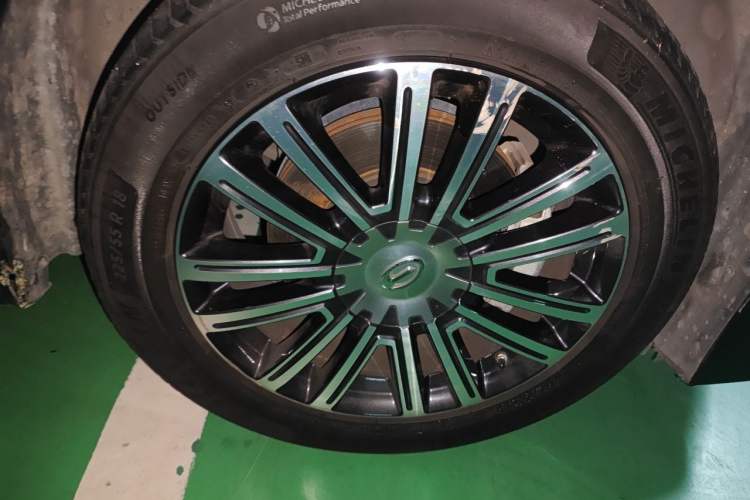 Used GAC Trumpchi M8 2021 Lingxiu Series 390T Ultimate Edition Right Front Wheel Hub