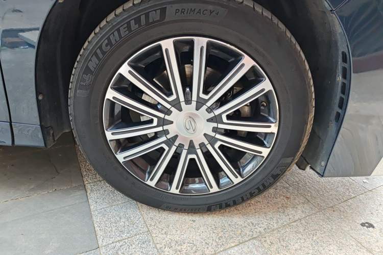 Used GAC Trumpchi M8 2021 Lingxiu Series 390T Ultimate Edition Right Front Wheel Hub