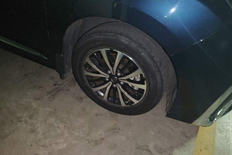 Used GAC Trumpchi M8 2021 Lingxiu Series 390T Deluxe Edition Right Front Wheel Hub