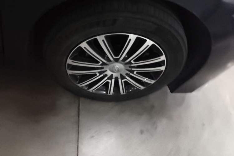 Used GAC Trumpchi M8 2021 Lingxiu Series 390T Ultimate Edition Right Front Wheel Hub