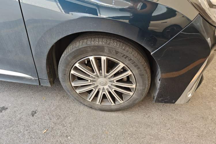 Used GAC Trumpchi M8 2021 Lingxiu Series 390T Ultimate Edition Right Front Wheel Hub