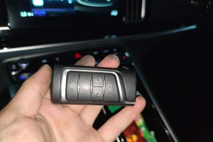 Used GAC Trumpchi M8 2021 Master Series 390T Prestige Edition Vehicle Key
