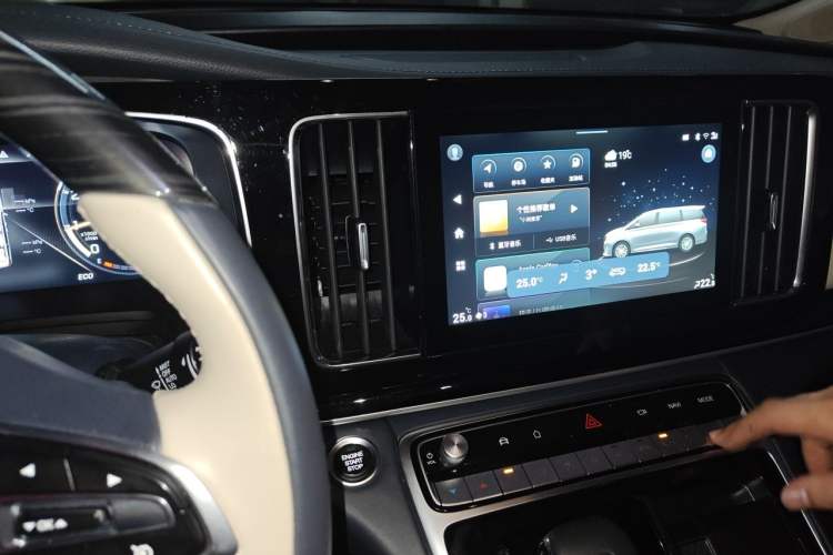 Used GAC Trumpchi M8 2021 Master Series 390T Four-Seat Glory Edition Audio And AC Panel