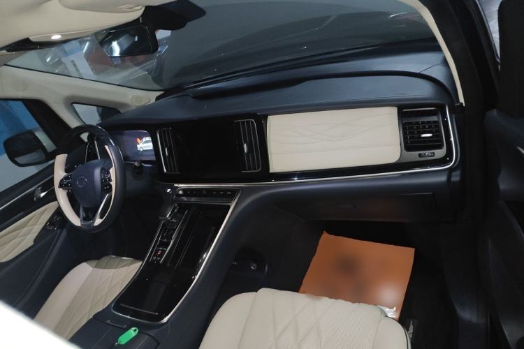 Used GAC Trumpchi M8 2021 Master Series 390T Four-Seat Glory Edition Center Console