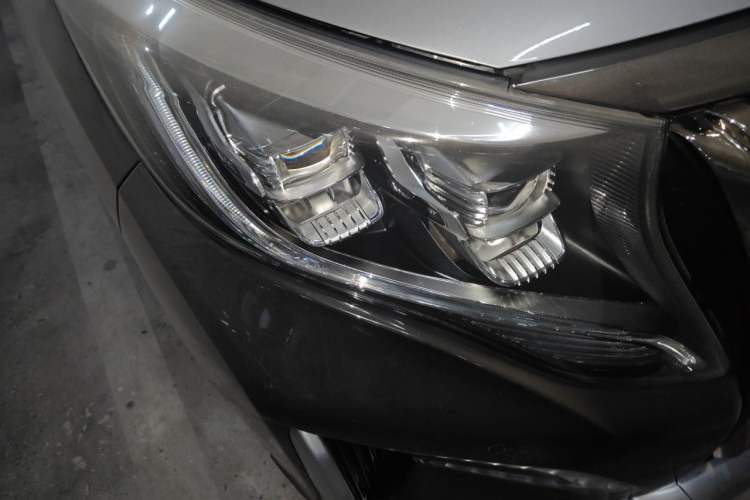 Used GAC Trumpchi M8 2021 Master Series 390T Four-Seat Glory Edition Right Front Headlight
