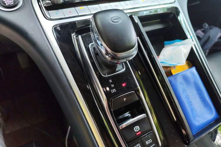 Used GAC Trumpchi M8 2021 Master Series 390T Ultimate Edition Gear Lever