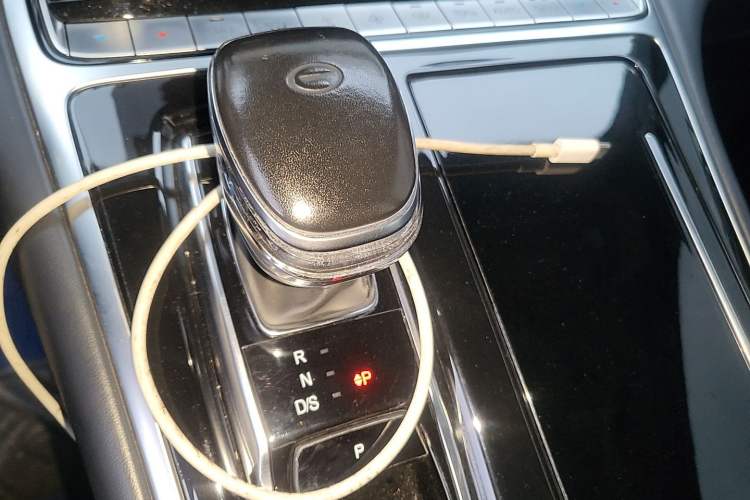 Used GAC Trumpchi M8 2021 Lingxiu Series 390T Ultimate Edition Gear Lever