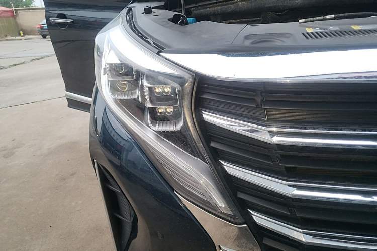 Used GAC Trumpchi M8 2021 Lingxiu Series 390T Ultimate Edition Right Front Headlight
