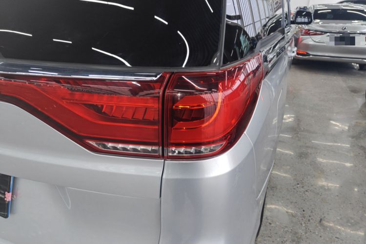 Used GAC Trumpchi M8 2021 Lingxiu Series 390T Deluxe Edition Right Rear Taillight