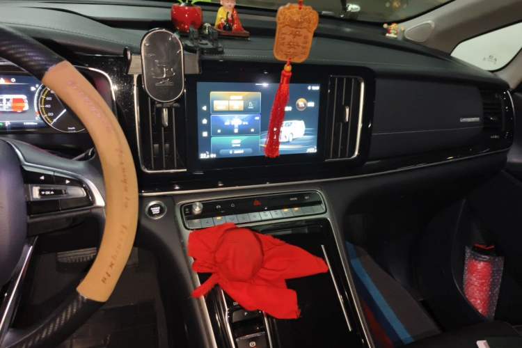 Used GAC Trumpchi M8 2021 Revised Version Lingxiu Series 390T Luxury Edition Audio And AC Panel
