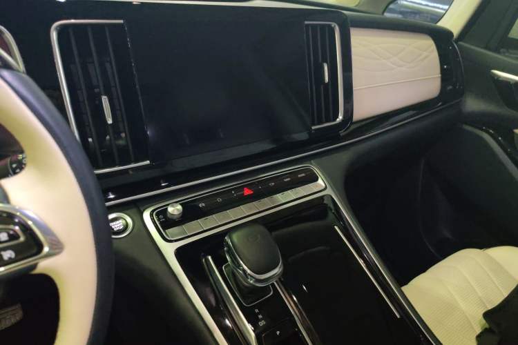 Used GAC Trumpchi M8 2021 Master Series 390T Four-Seat Deluxe Edition Audio And AC Panel