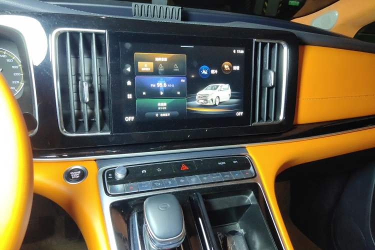 Used GAC Trumpchi M8 2021 Revised Version Lingxiu Series 390T Luxury Edition Audio And AC Panel