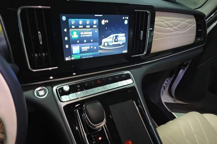 Used GAC Trumpchi M8 2021 Master Series 390T Four-Seat Glory Edition Audio And AC Panel