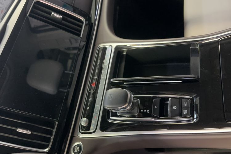 Used GAC Trumpchi M8 2021 Lingxiu Series 390T Deluxe Edition Audio And AC Panel