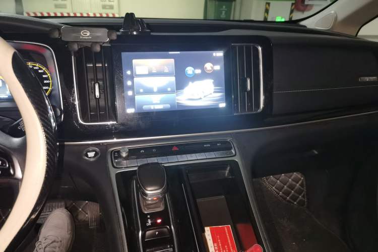 Used GAC Trumpchi M8 2021 Revised Version Lingxiu Series 390T Luxury Edition Audio And AC Panel