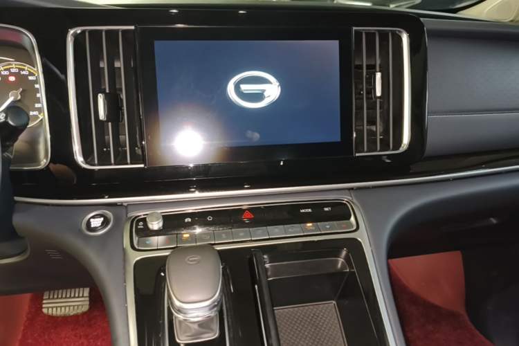 Used GAC Trumpchi M8 2021 Revised Version Lingxiu Series 390T Luxury Edition Audio And AC Panel
