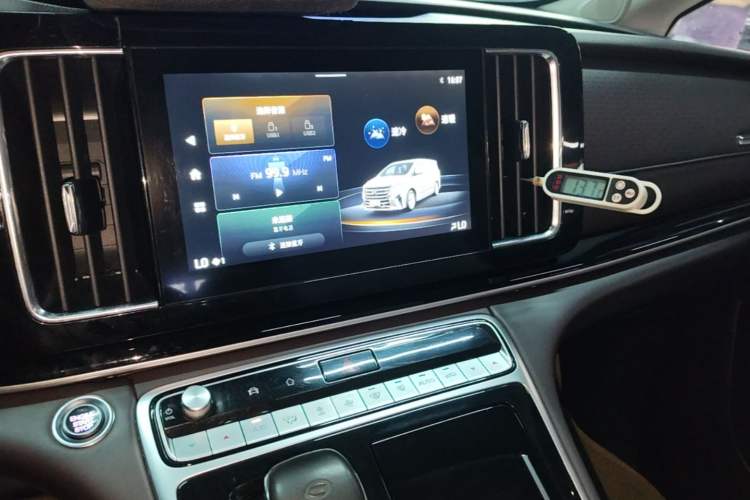 Used GAC Trumpchi M8 2021 Revised Version Lingxiu Series 390T Luxury Edition Audio And AC Panel