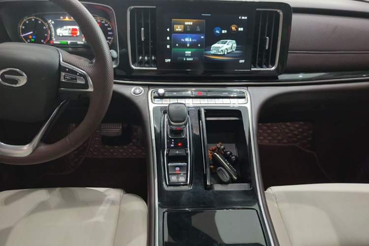 Used GAC Trumpchi M8 2021 Lingxiu Series 390T Luxury Edition Audio And AC Panel