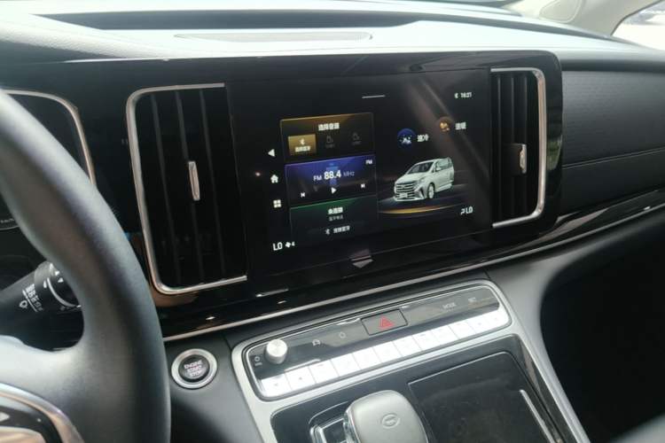 Used GAC Trumpchi M8 2021 Revised Version Lingxiu Series 390T Luxury Edition Audio And AC Panel