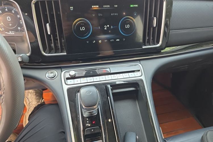 Used GAC Trumpchi M8 2021 Master Series 390T Ultimate Edition Audio And AC Panel