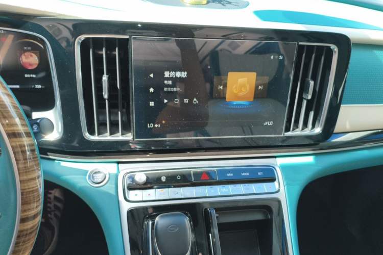 Used GAC Trumpchi M8 2021 Lingxiu Series 390T Deluxe Edition Audio And AC Panel