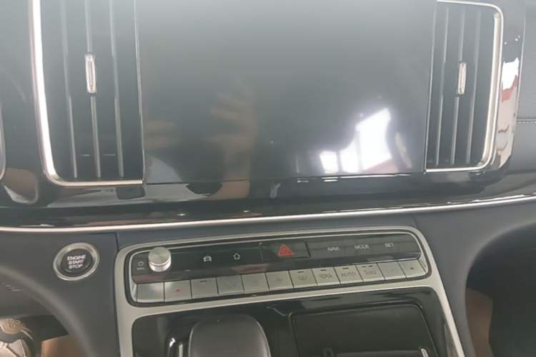 Used GAC Trumpchi M8 2021 Master Series 390T Prestige Edition Audio And AC Panel