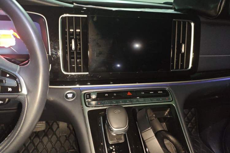 Used GAC Trumpchi M8 2021 Master Series 390T Ultimate Edition Audio And AC Panel