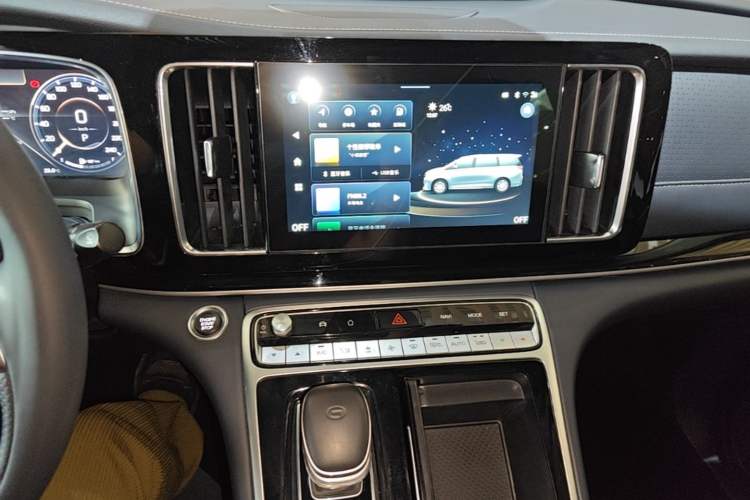 Used GAC Trumpchi M8 2021 Lingxiu Series 390T Deluxe Edition Audio And AC Panel