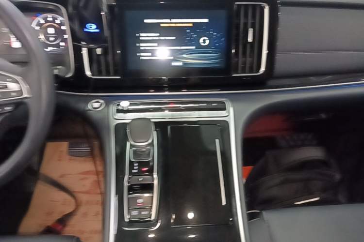 Used GAC Trumpchi M8 2021 Master Series 390T Prestige Edition Audio And AC Panel
