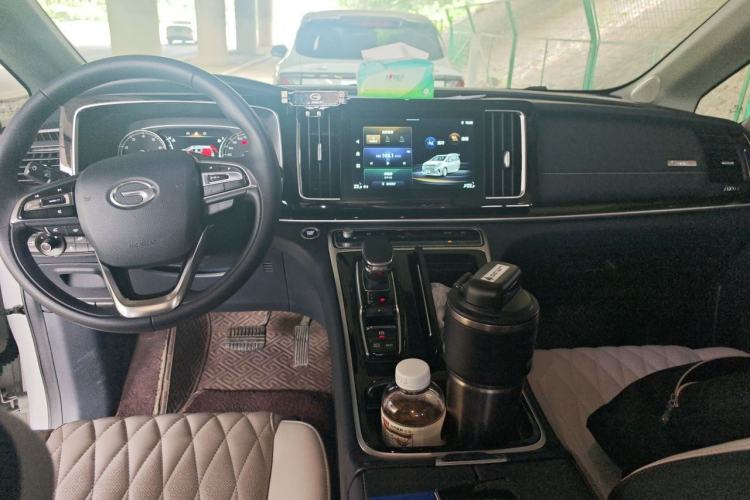 Used GAC Trumpchi M8 2021 Revised Version Lingxiu Series 390T Luxury Edition Center Console