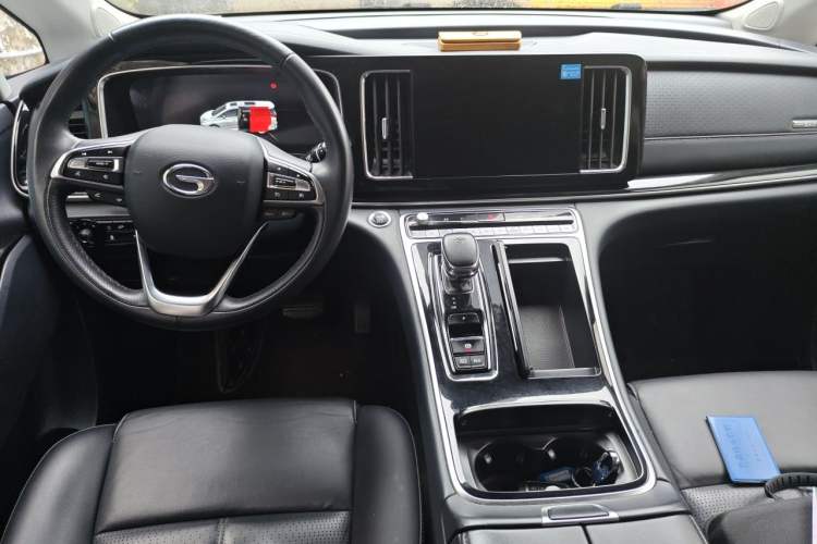 Used GAC Trumpchi M8 2021 Lingxiu Series 390T Deluxe Edition Center Console