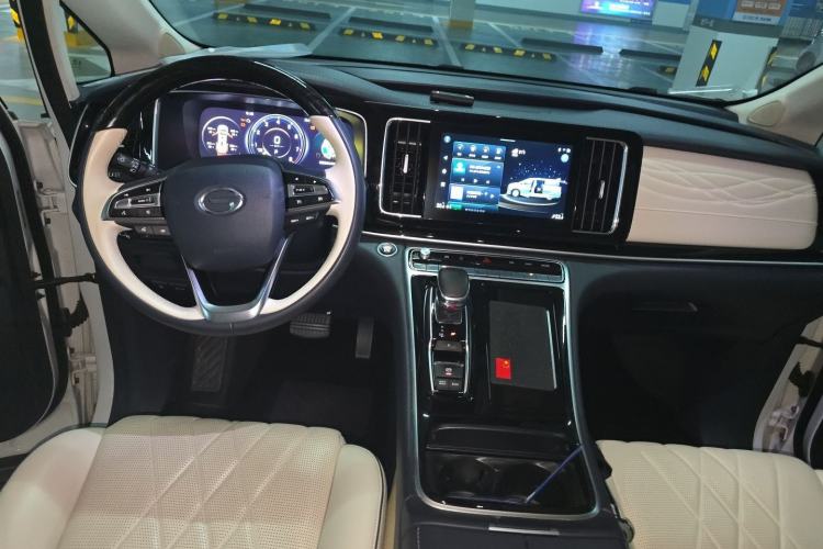 Used GAC Trumpchi M8 2021 Master Series 390T Four-Seat Glory Edition Center Console