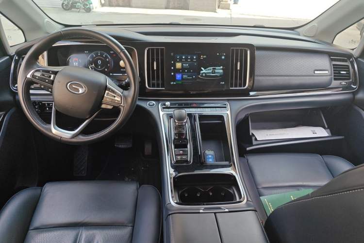 Used GAC Trumpchi M8 2021 Lingxiu Series 390T Deluxe Edition Center Console