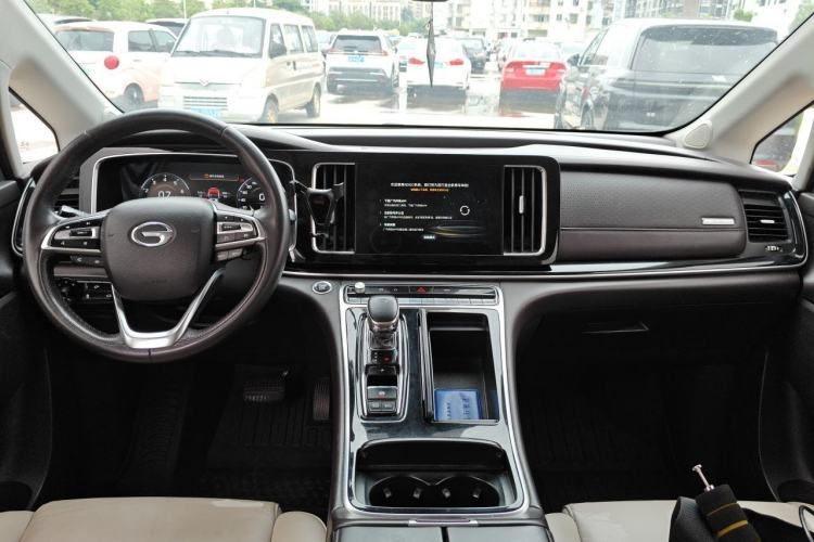Used GAC Trumpchi M8 2021 Lingxiu Series 390T Deluxe Edition Center Console