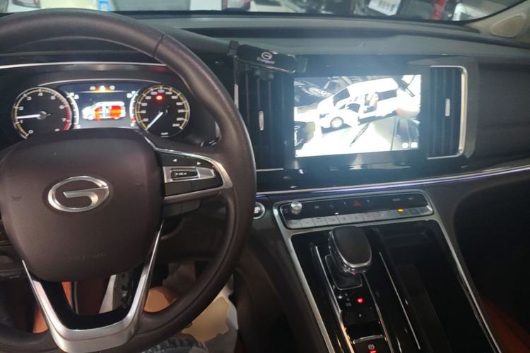 Used GAC Trumpchi M8 2021 Revised Version Lingxiu Series 390T Luxury Edition Center Console