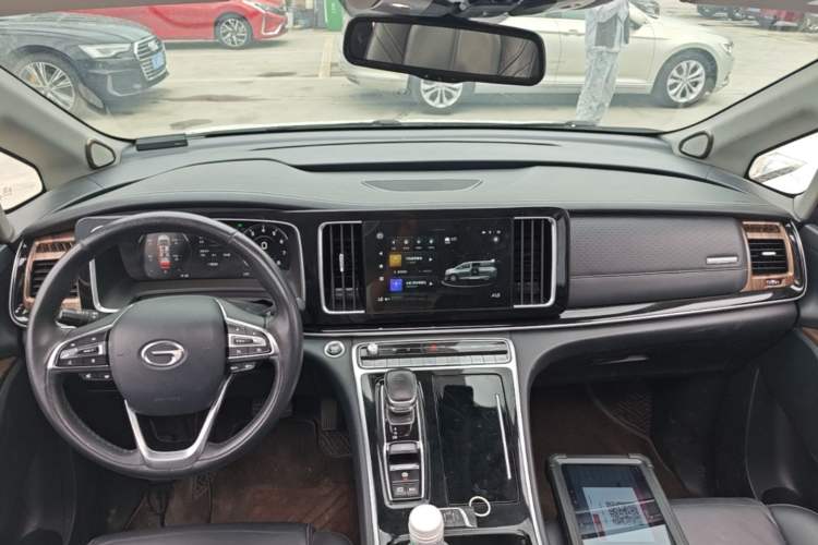 Used GAC Trumpchi M8 2021 Lingxiu Series 390T Ultimate Edition Center Console
