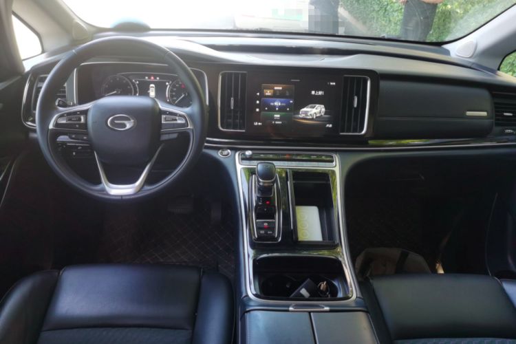 Used GAC Trumpchi M8 2021 Revised Version Lingxiu Series 390T Luxury Edition Center Console