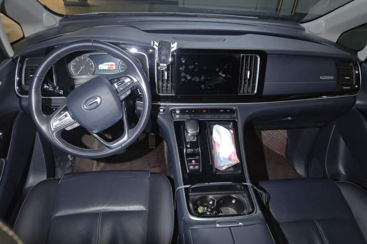 Used GAC Trumpchi M8 2021 Lingxiu Series 390T Deluxe Edition Center Console