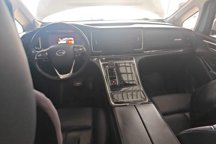 Used GAC Trumpchi M8 2021 Lingxiu Series 390T Ultimate Edition Center Console