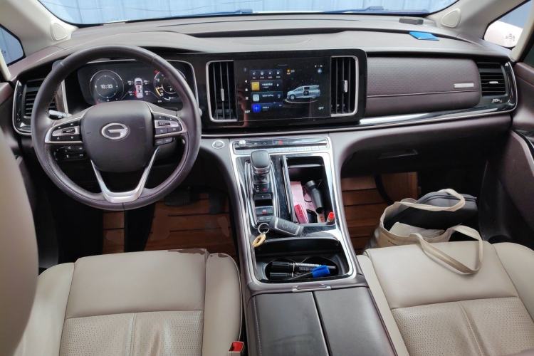 Used GAC Trumpchi M8 2021 Lingxiu Series 390T Deluxe Edition Center Console