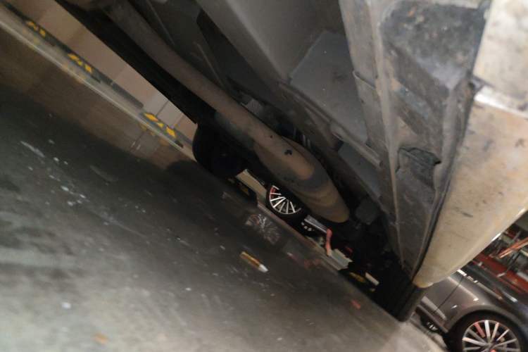 Used GAC Trumpchi M8 2021 Lingxiu Series 390T Ultimate Edition Chassis Front Left