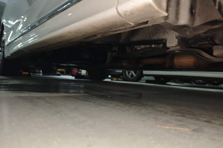 Used GAC Trumpchi M8 2021 Lingxiu Series 390T Deluxe Edition Chassis Front Right